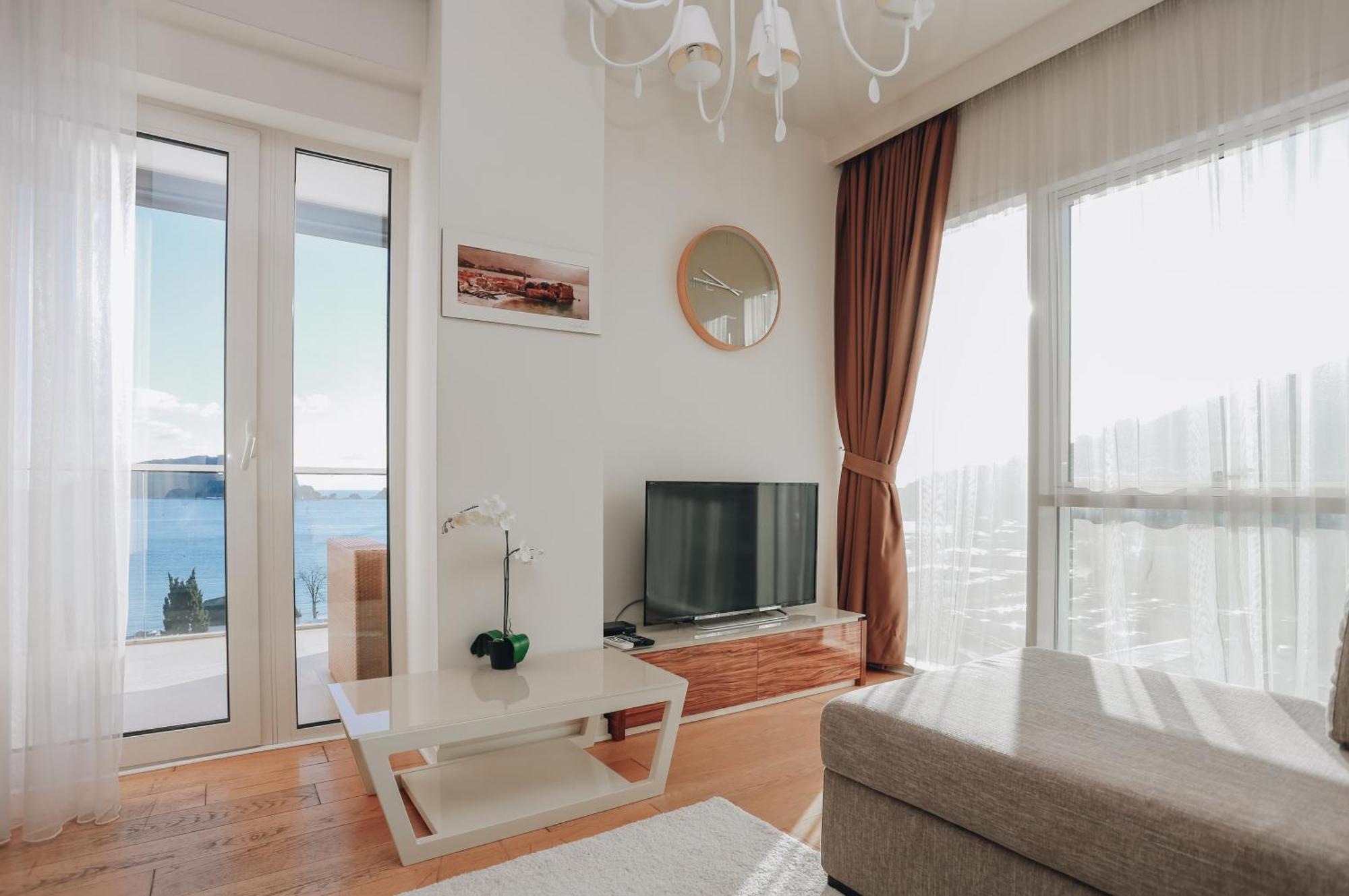 Lux Apartments Sunrior Budva Bagian luar foto